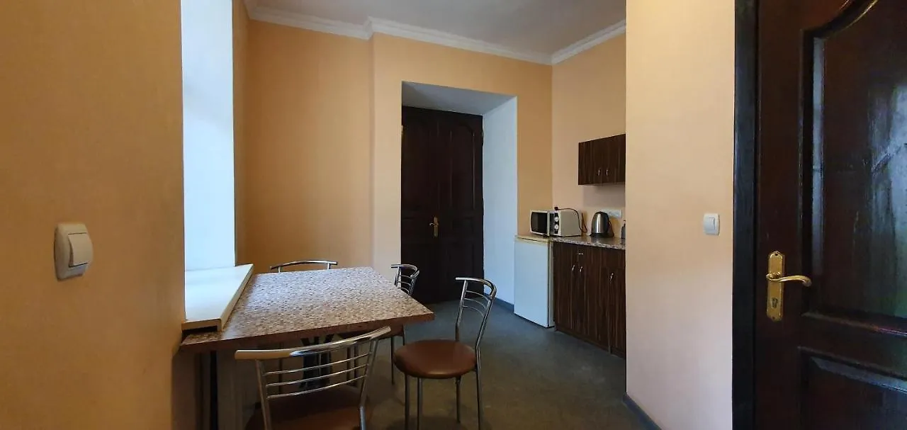 Apart-Hotel City Center Contrabas إلفيف فندق