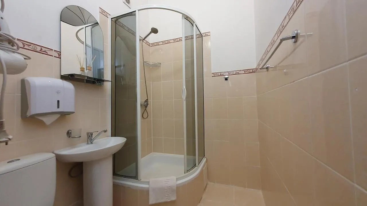 Apart-Hotel City Center Contrabas إلفيف فندق
